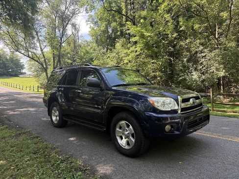 Used 2006 Toyota 4Runner SR5 AWD/4WD image 5