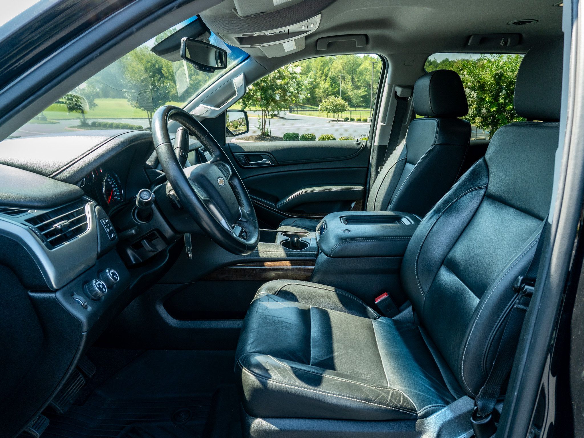 Used 2019 Chevrolet Tahoe LT w/ Z71 Midnight Edition AWD/4WD image 12