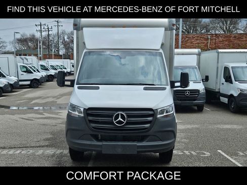 New 2024 Mercedes-Benz Sprinter 4500 image 2