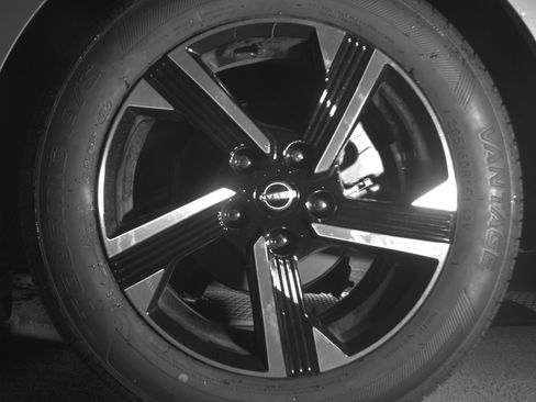 Used 2025 Nissan Sentra SV image 14