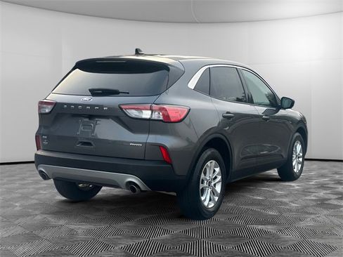 Used 2022 Ford Escape SE w/ Cold Weather Package image 5