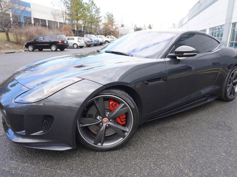 Used 2017 Jaguar F-TYPE R image 4