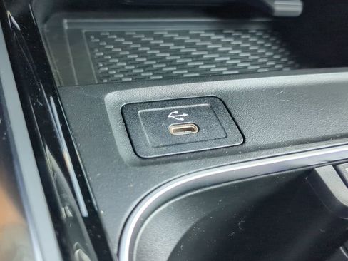 Certified 2025 Mercedes-Benz GLA 250 image 9