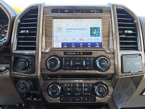 Used 2019 Ford F150 Lariat w/ Trailer Tow Package AWD/4WD image 26