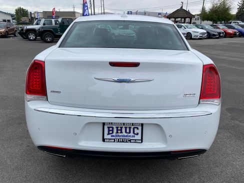 Used 2021 Chrysler 300 Touring L AWD/4WD image 5