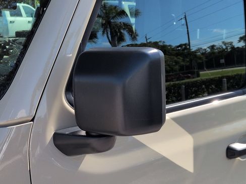 Used 2022 Jeep Gladiator Sport AWD/4WD image 12