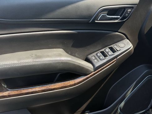 Used 2019 Chevrolet Tahoe 4WD image 11