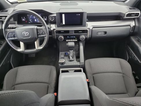 Used 2025 Toyota 4Runner SR5 AWD/4WD image 14