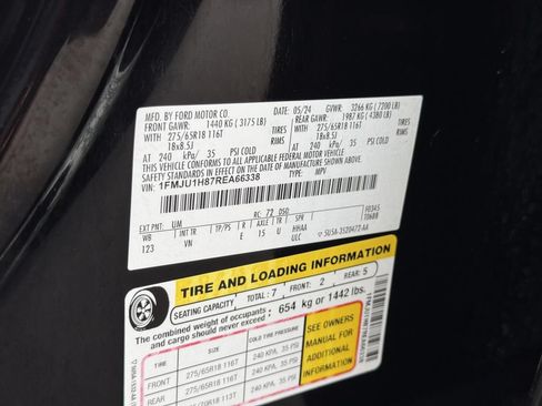 Used 2024 Ford Expedition XLT RWD image 28