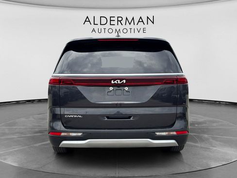 Used 2024 Kia Carnival LX FWD image 4