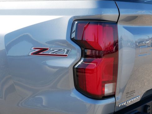 Used 2024 Chevrolet Colorado Z71 w/ Z71 Convenience Package 2 image 17