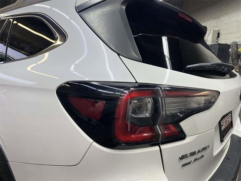 Used 2022 Subaru Outback Touring image 12