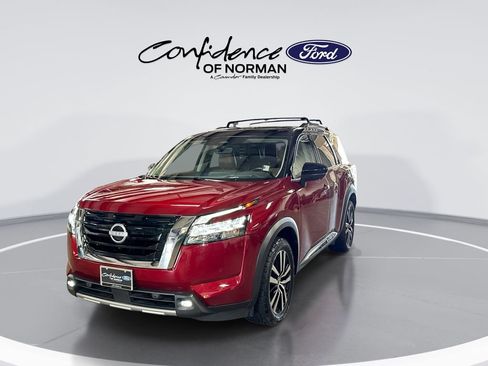 Used 2023 Nissan Pathfinder Platinum w/ Lighting Package (N92) AWD/4WD image 3