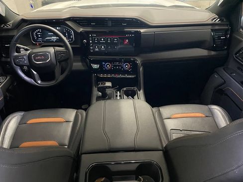 Used 2023 GMC Sierra 1500 AT4 w/ Technology Package AWD/4WD image 12