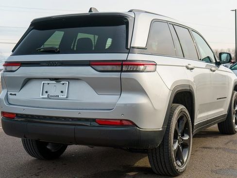 Used 2022 Jeep Grand Cherokee Altitude image 6