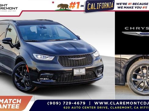 New 2026 Chrysler Pacifica Select w/ S Appearance Package image 1