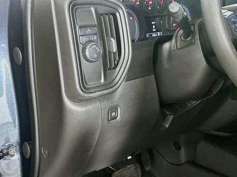 Used 2020 Chevrolet Silverado 1500 Custom w/ Custom Value Package RWD image 16