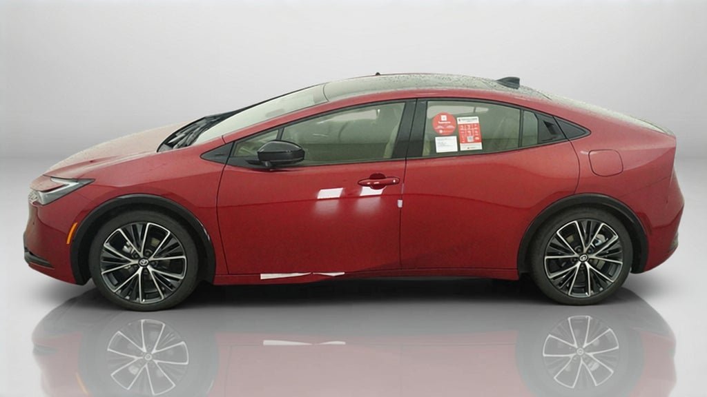 New 2027 Toyota Prius XLE FWD image 3