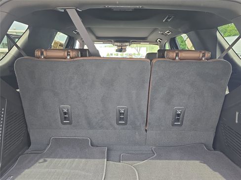 Used 2023 Chevrolet Tahoe High Country RWD image 8