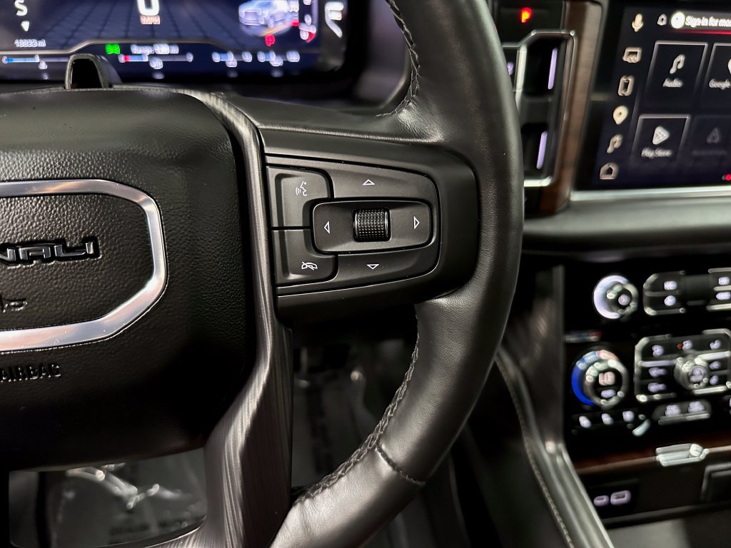 Used 2024 GMC Yukon XL Denali Ultimate AWD/4WD image 15