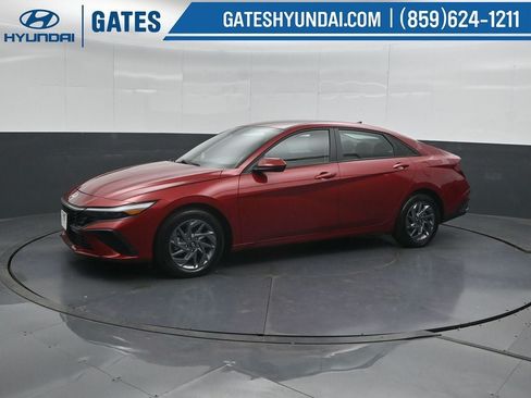 Certified 2024 Hyundai Elantra SEL FWD image 7
