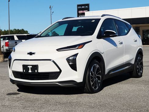 Used 2023 Chevrolet Bolt EUV Premier w/ Sun & Sound Package image 1