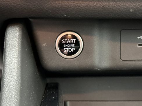 Used 2023 Nissan Rogue S AWD/4WD image 21