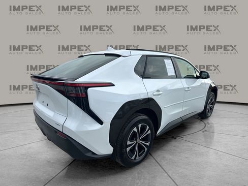 Used 2024 Toyota bZ4X XLE w/ Weather Package image 5