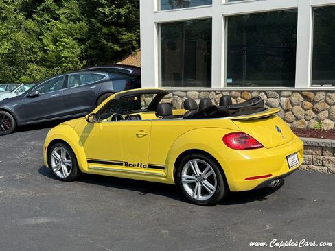 Used 2014 Volkswagen Beetle TDI image 2