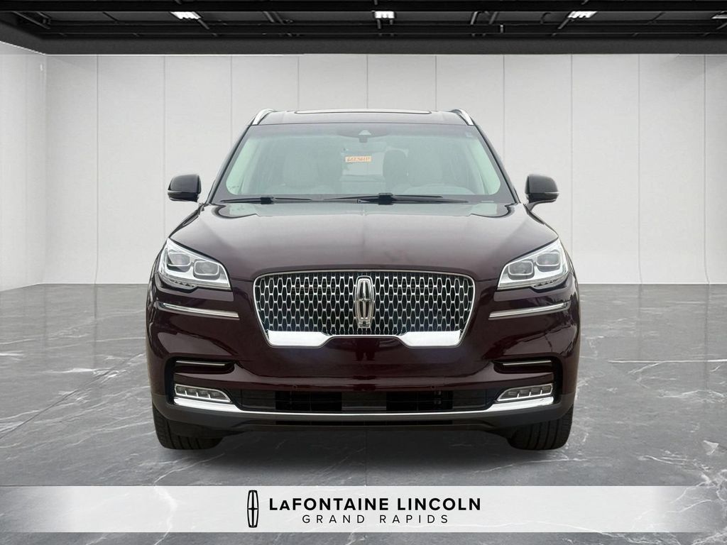 Certified 2024 Lincoln Aviator Reserve w/ Equipment Group 201A AWD/4WD image 8