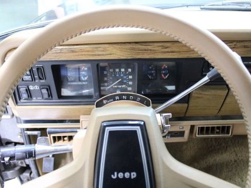 Used 1987 Jeep Grand Wagoneer image 22