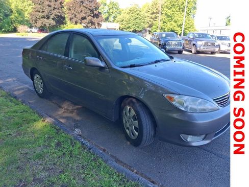 Used 2005 Toyota Camry LE FWD image 4