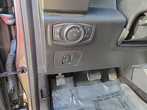 Used 2016 Ford F150 XLT w/ Equipment Group 302A Luxury image 11