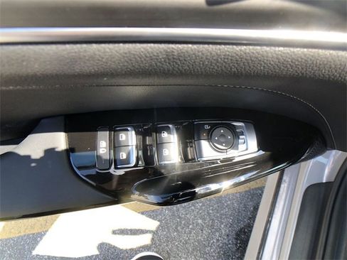 New 2025 Kia K5 GT-Line image 13
