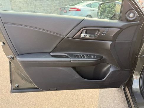 Used 2015 Honda Accord EX-L image 9
