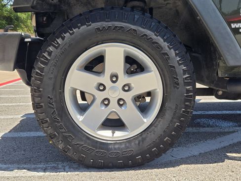 Used 2015 Jeep Wrangler Unlimited Sport w/ Quick Order Package 24S AWD/4WD image 31
