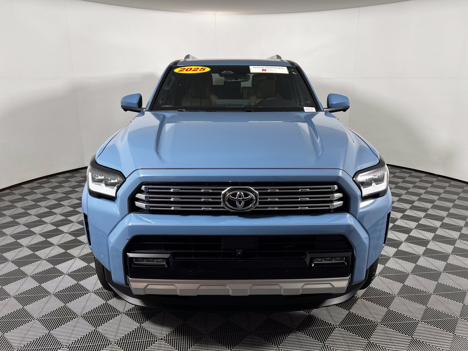 Certified 2025 Toyota 4Runner Limited AWD/4WD image 2