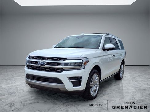 Used 2024 Ford Expedition Limited RWD image 4