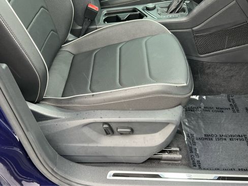 Used 2022 Volkswagen Tiguan SEL R-Line AWD/4WD image 18