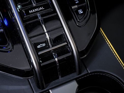 New 2026 Aston Martin V8 Vantage Roadster image 35