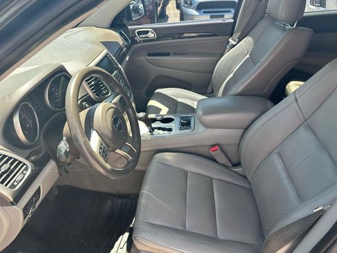 Used 2011 Jeep Grand Cherokee Laredo AWD/4WD image 9
