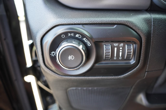 Used 2021 Jeep Wrangler Sport AWD/4WD image 22