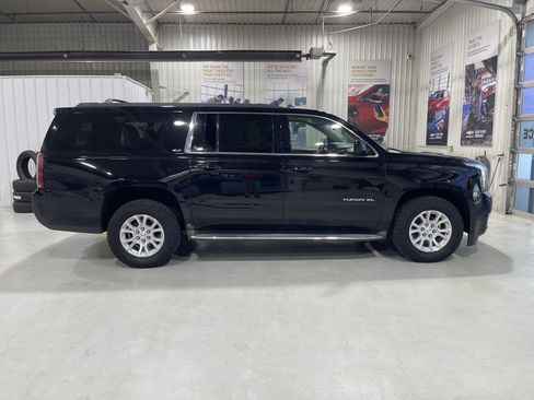 Used 2015 GMC Yukon XL SLT w/ Open Road Package AWD/4WD image 9