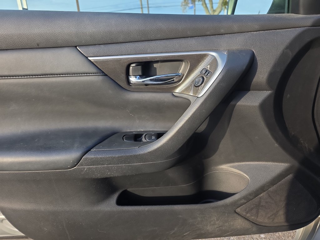 Used 2014 Nissan Altima 2.5 SL w/ Moonroof Package FWD image 32