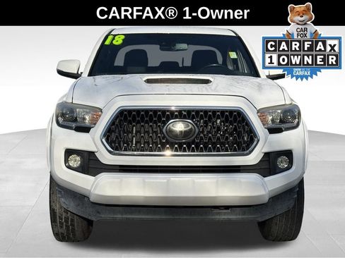 Used 2018 Toyota Tacoma TRD Sport w/ Technology Package image 2