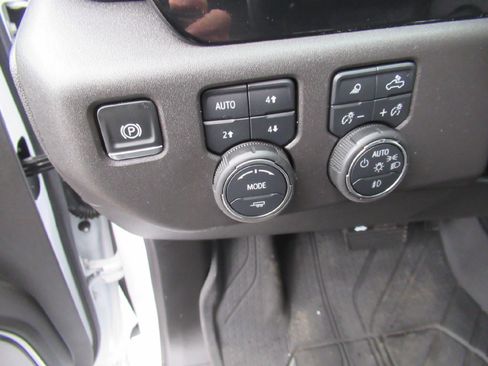 Certified 2025 Chevrolet Silverado 1500 High Country w/ Z71 Off-Road Package image 11