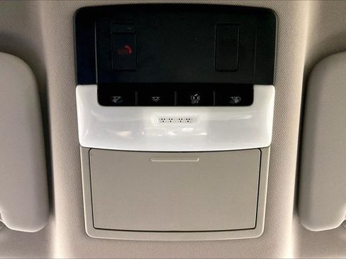 Used 2025 Nissan Rogue SV FWD image 34