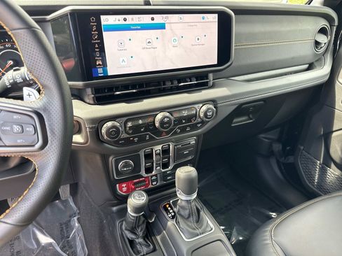 New 2025 Jeep Wrangler Unlimited Rubicon 392 image 27