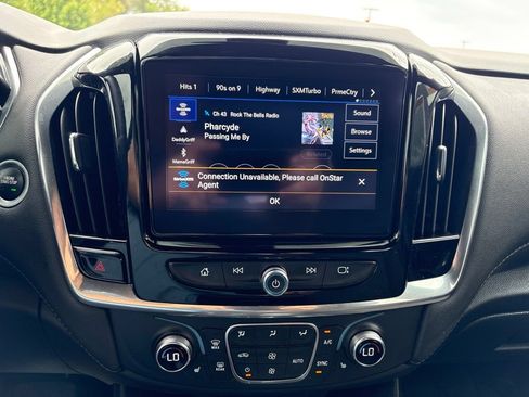 Used 2023 Chevrolet Traverse LT FWD image 32
