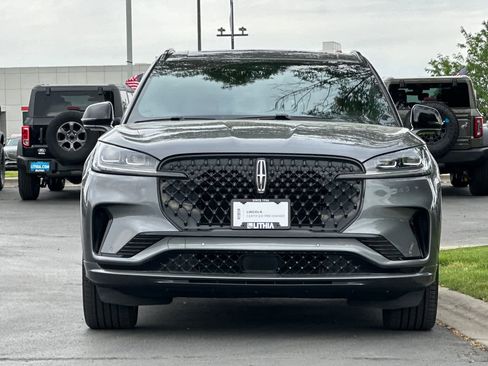 Used 2025 Lincoln Aviator Reserve w/ Luxury Package AWD/4WD image 10